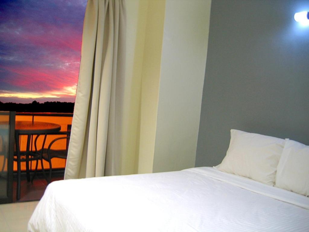 Hotel Time Johor Bahru Zimmer foto